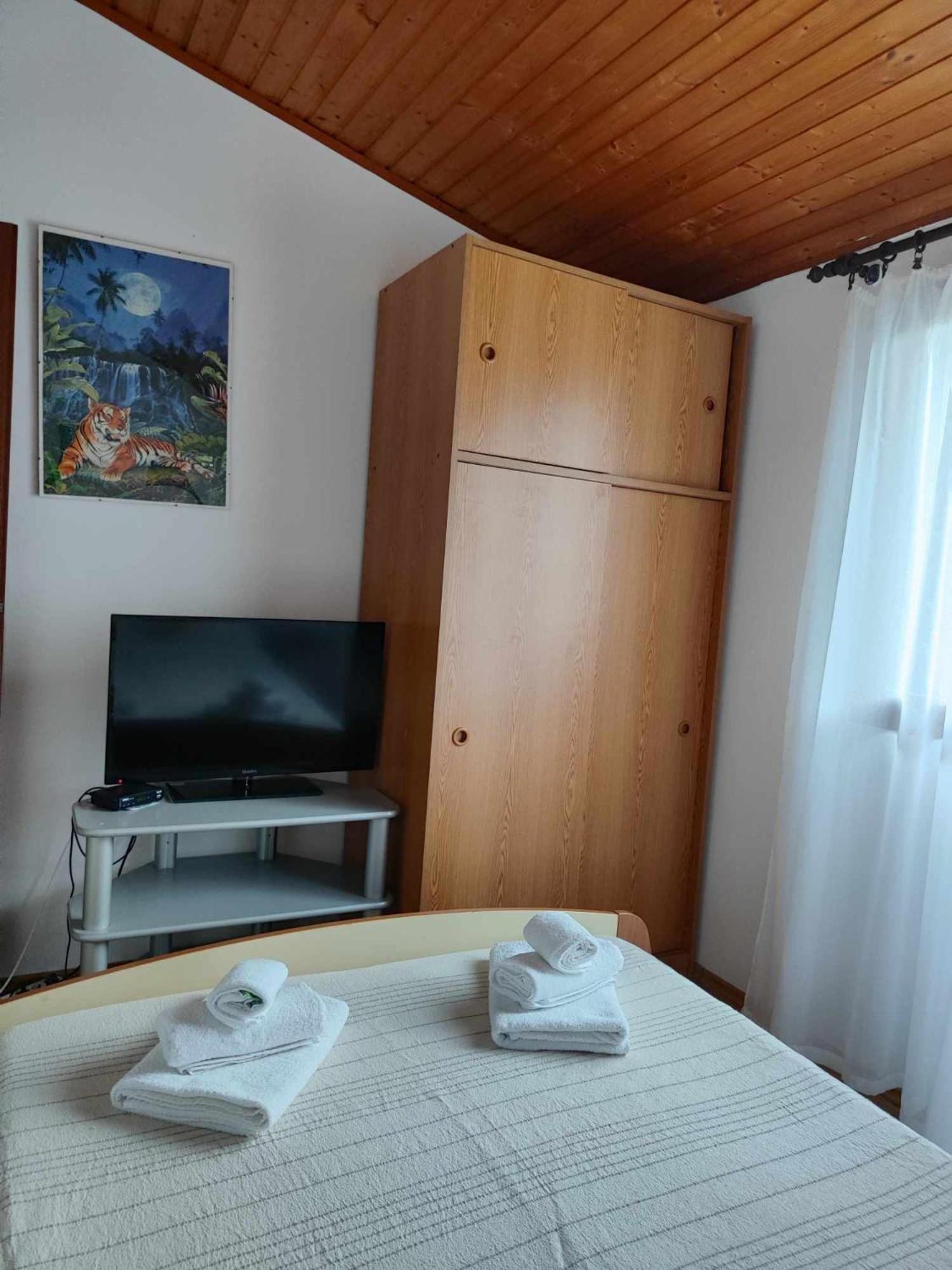 Apartments By The Sea Basina, Hvar - 116 Vrboska Room photo